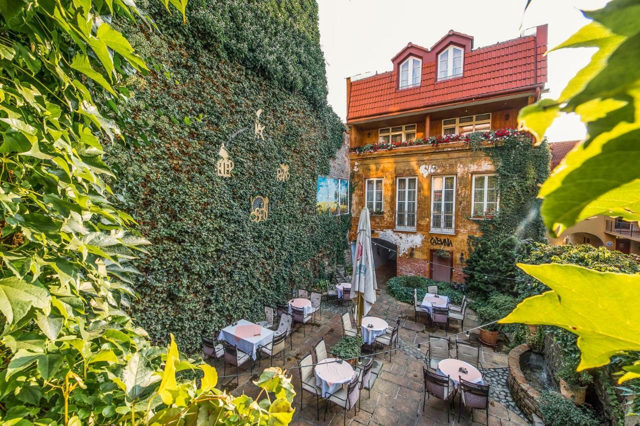 Boutique Hotel Carpe Diem Prešov Exteriör bild